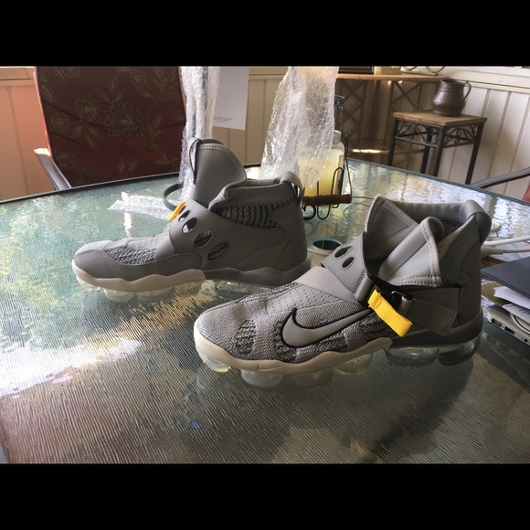 Nike Air Vapormax Flynit Premier - Picture 3 of 4